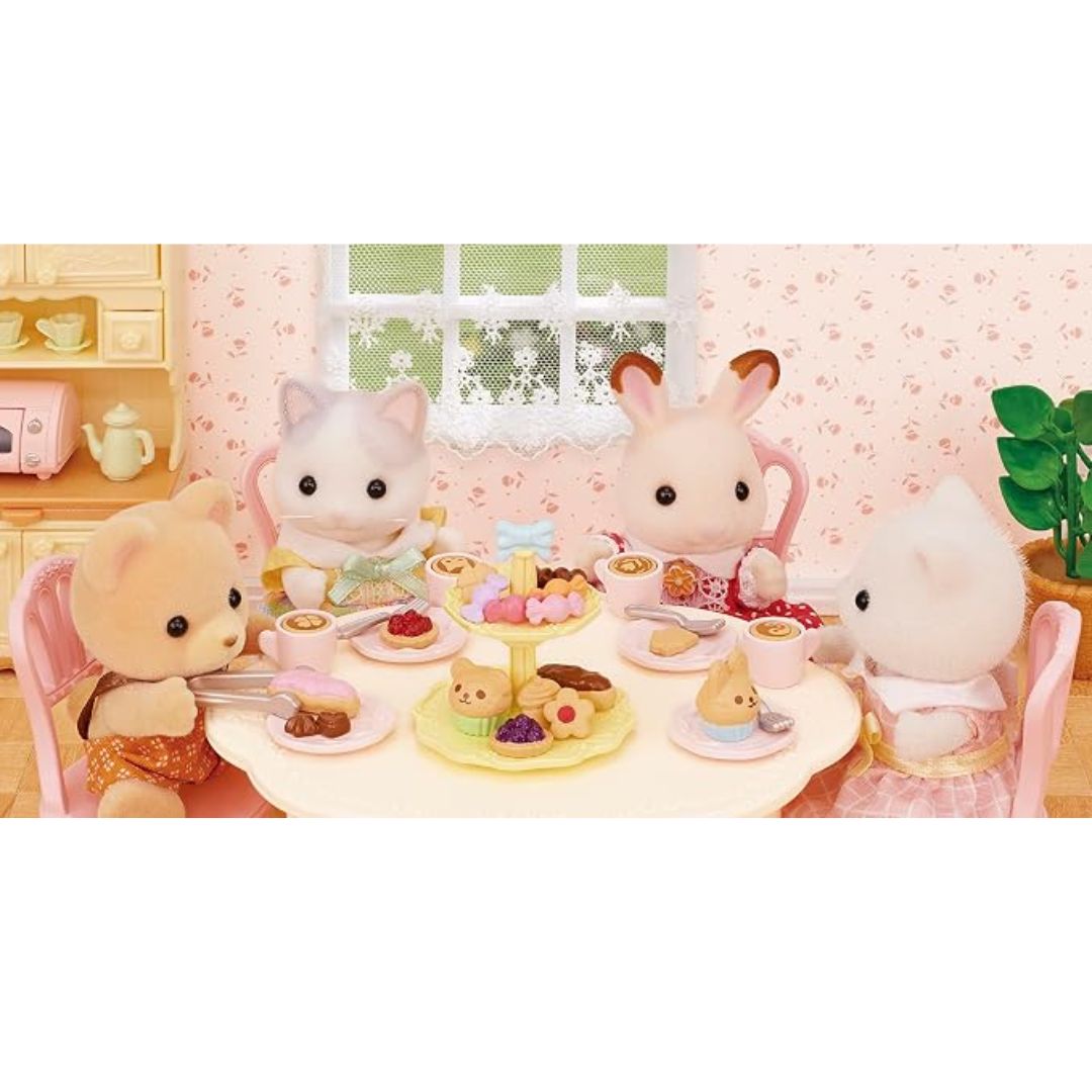 SYLVANIAN FAMILIES SWEETS PARTY SET, Ages 3+