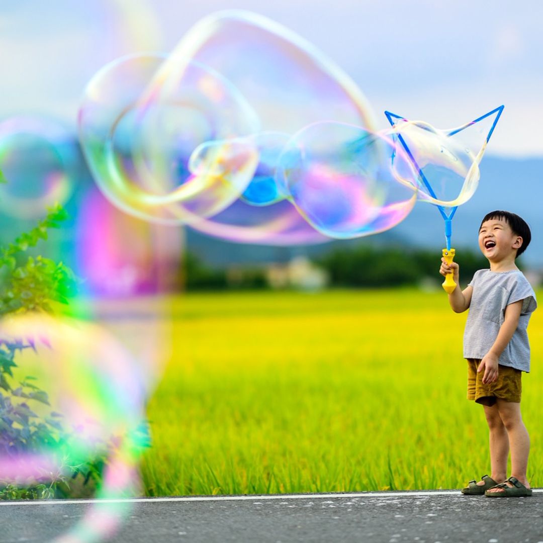 UNCLE BUBBLES GIANT SWORD LARGE, Ages 6+