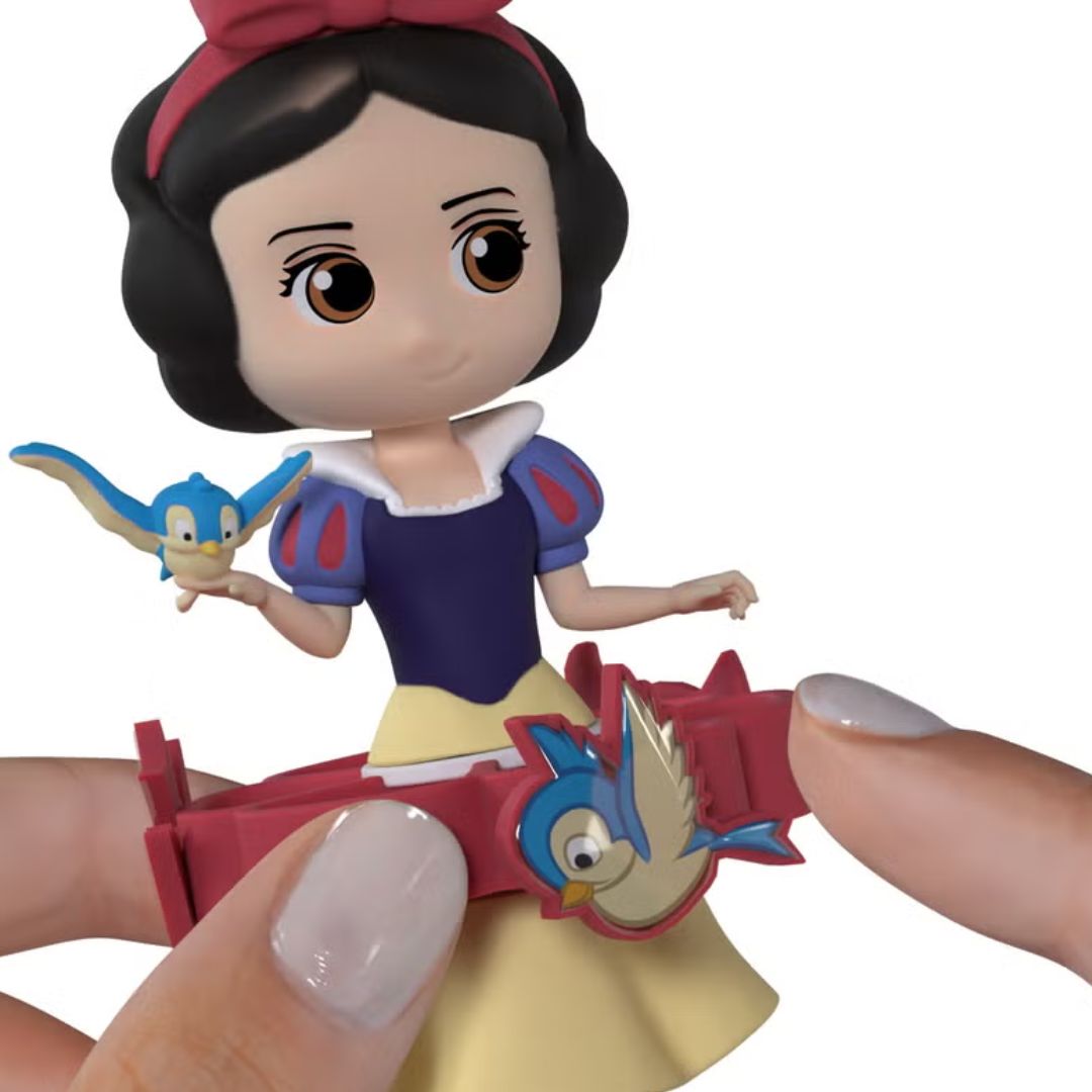 EOLO SNOW WHITE FIDGET DOLL W/KEYCHAIN, Ages 3+