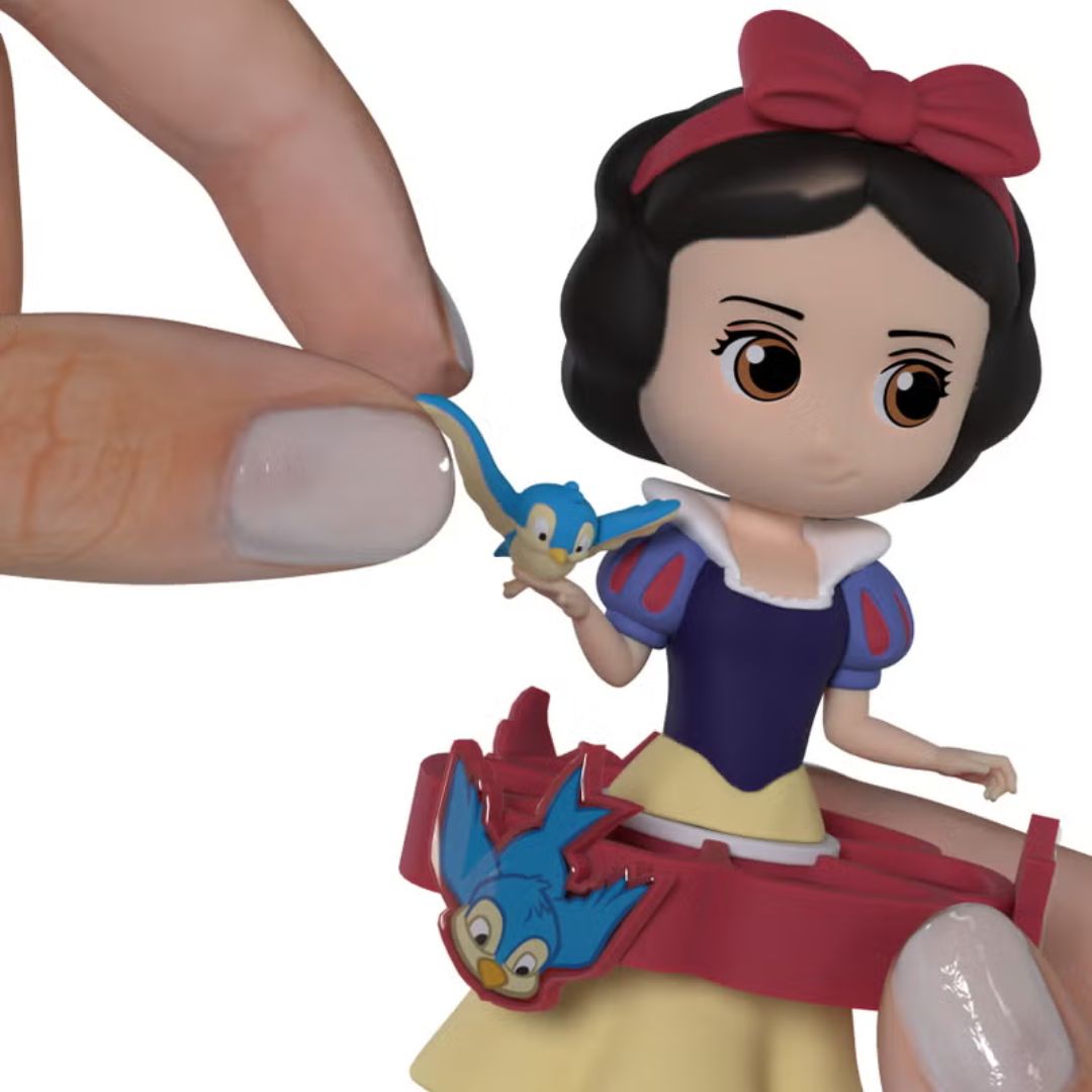 EOLO SNOW WHITE FIDGET DOLL W/KEYCHAIN, Ages 3+