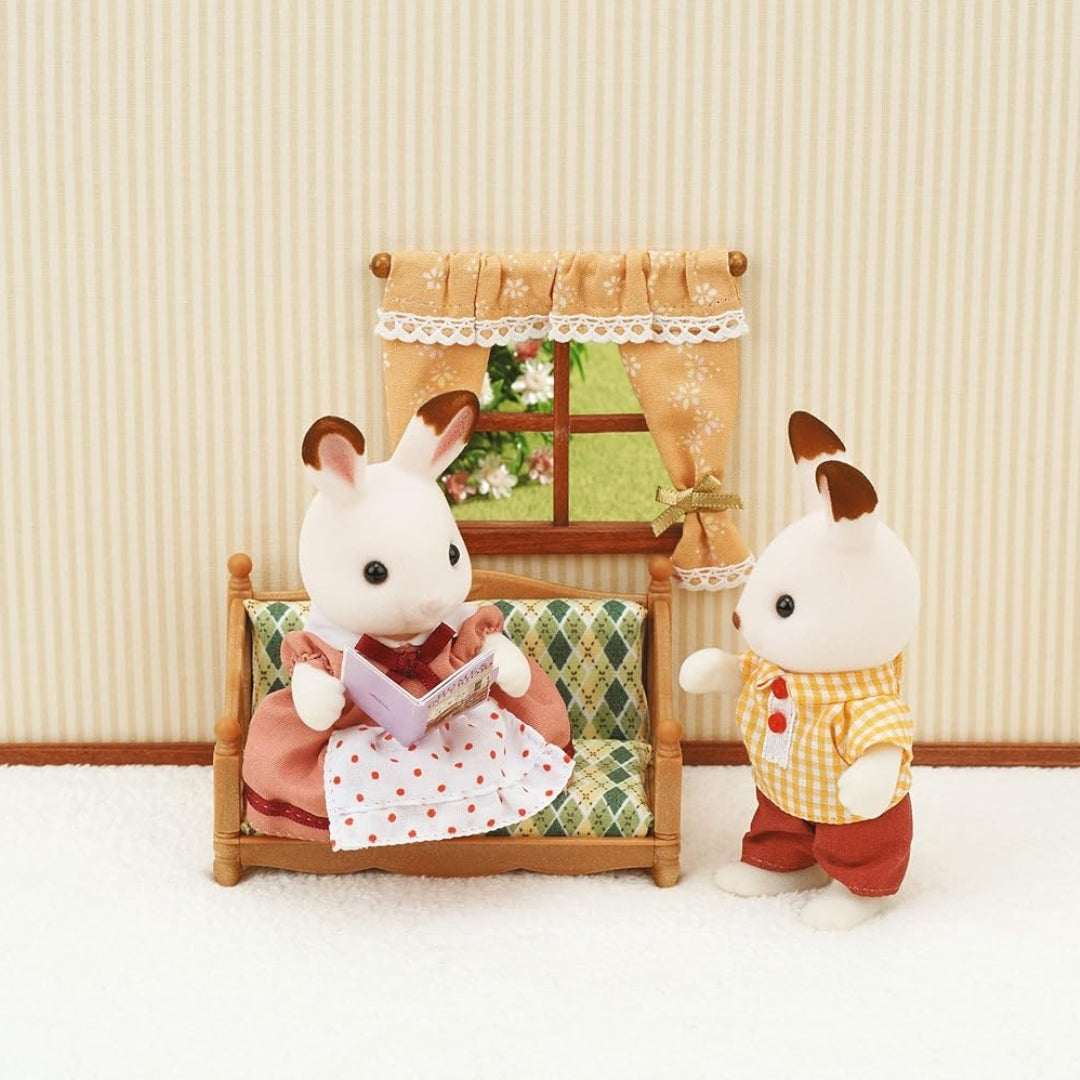 SYLVANIAN FAMILIES COMFY LIVING ROOM SET, Ages 3+