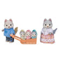 SYLVANIAN FAMILIES HUSKY FAMILY, Ages 3+