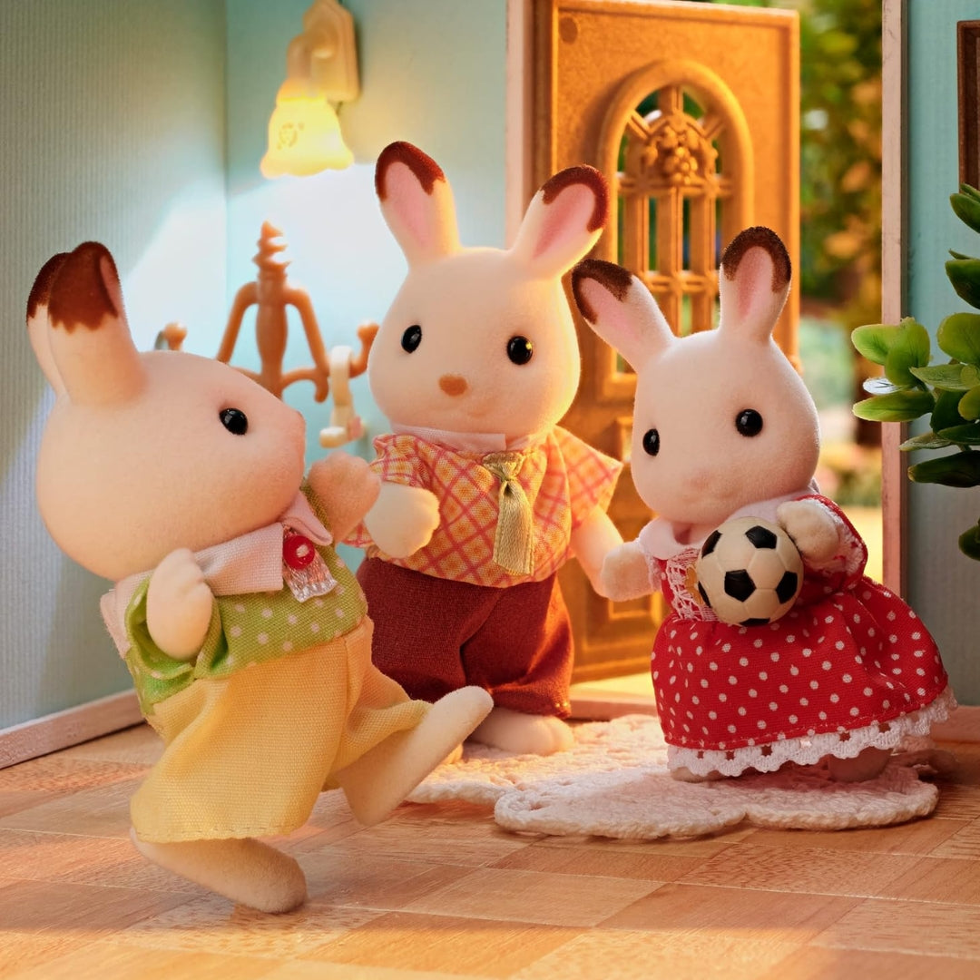 SYLVANIAN FAMILIES NEW CHOCOLATE RABBIT FAMILY, Ages 3+