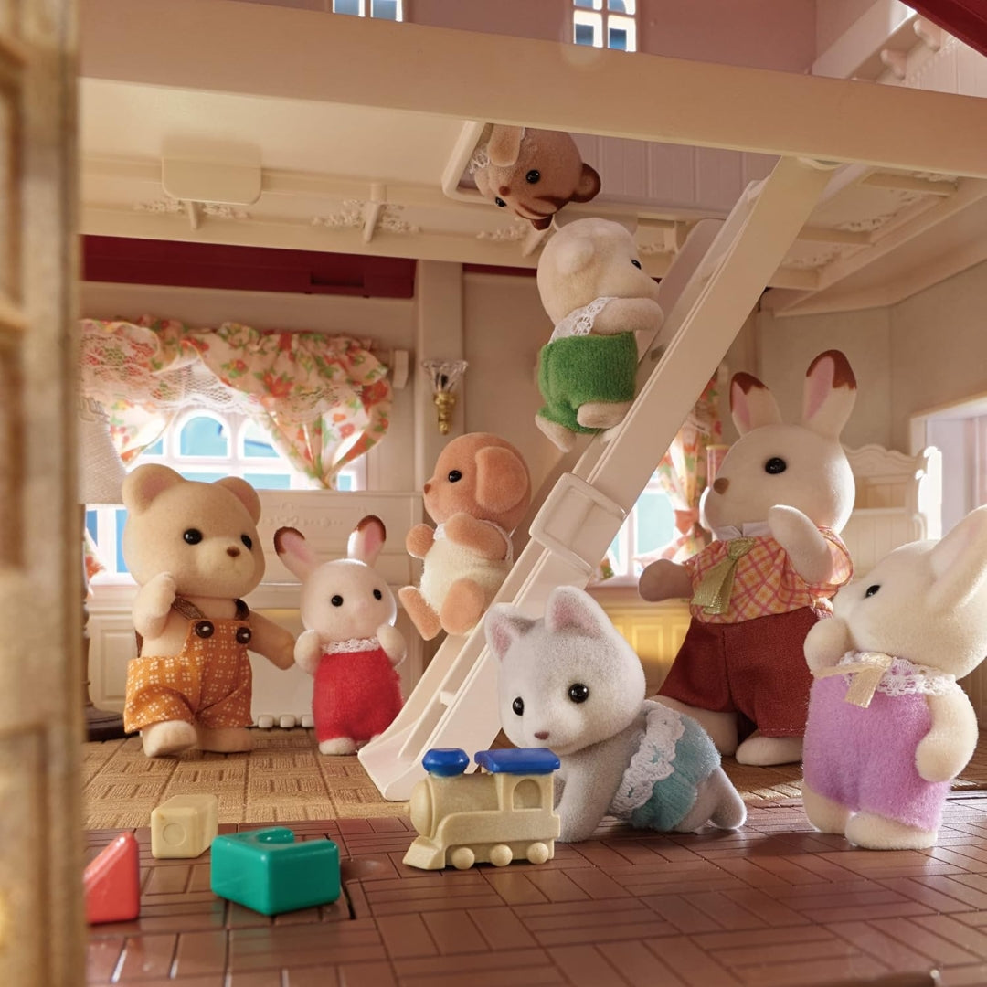 SYLVANIAN FAMILIES RED ROOF COUNTRY HOME-SECRET ATTIC PLAYROOM, Ages 3+