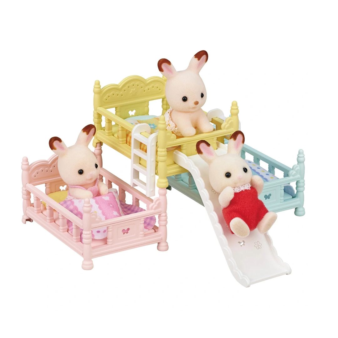 SYLVANIAN FAMILIES TRIPLE BUNK BEDS, Ages 3+