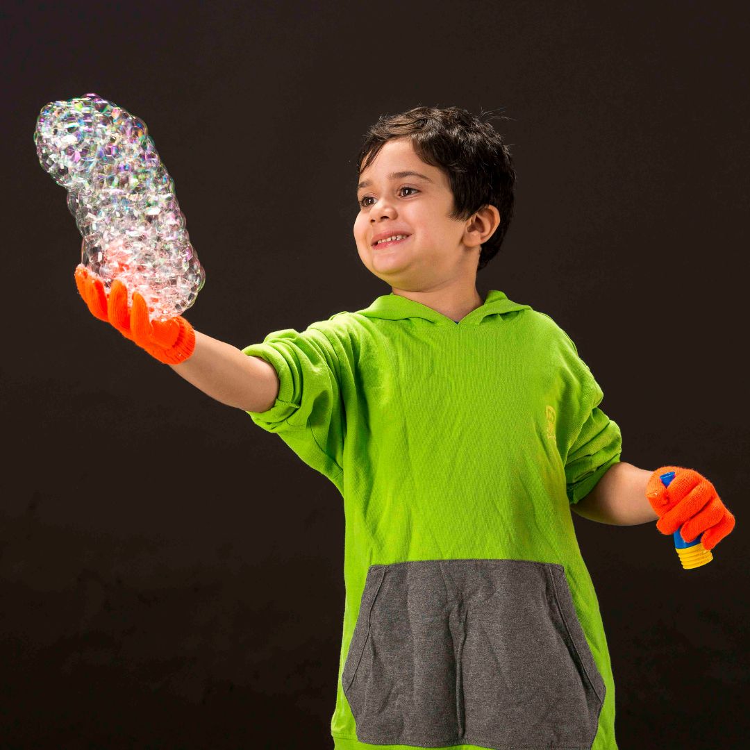 UNCLE BUBBLES GAME FOAMY BUBBLE, Ages 3+