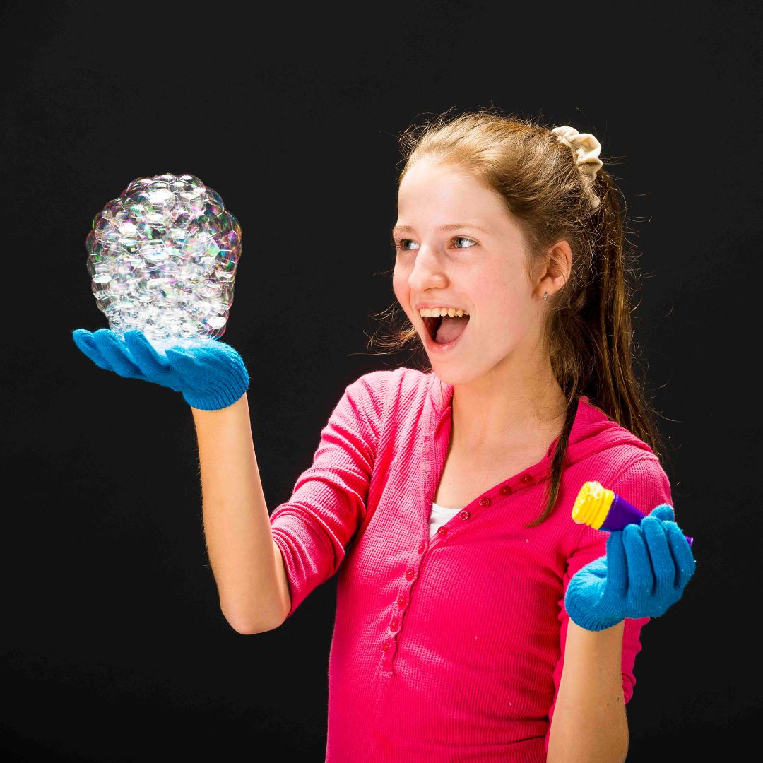 UNCLE BUBBLES GAME FOAMY BUBBLE, Ages 3+