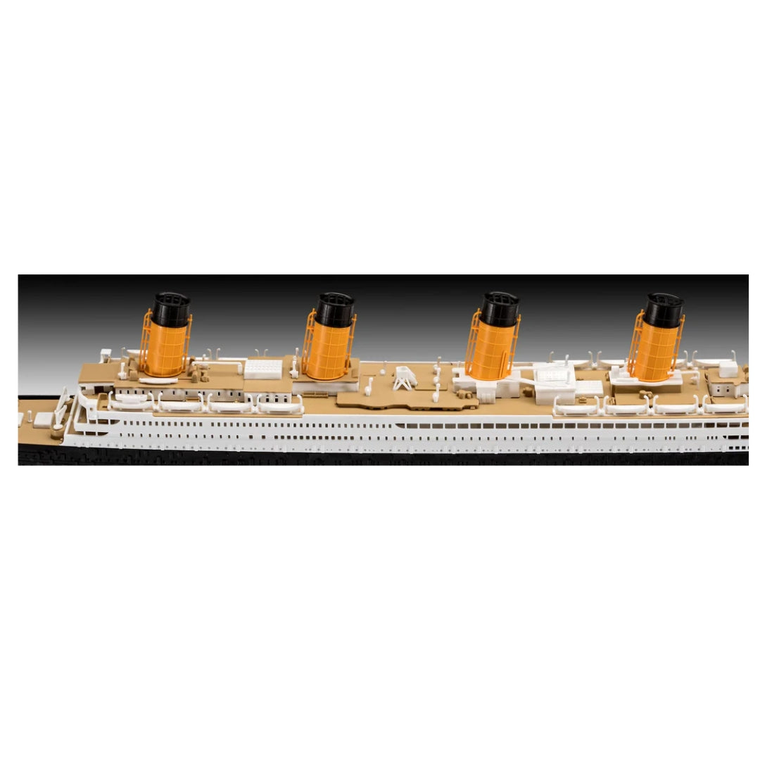 REVELL CONTROL R.M.S. TITANIC-ASSEMBLY KIT, Ages 10+