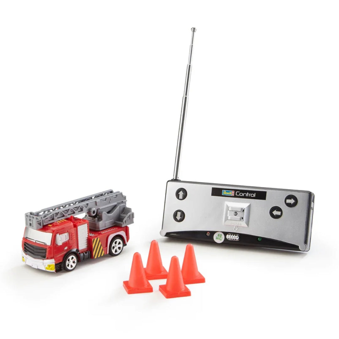 REVELL CONTROL RC MINI FIRE TRUK IN CAN RECHARGABLE,Ages8+